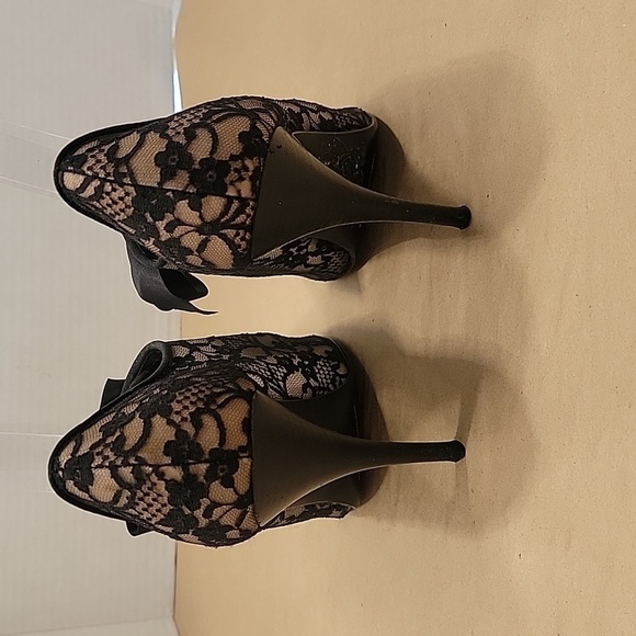 Beverly Feldman, Size 8.5, Nude Black Lace High Heel Booties with Satin Laces - Picture 4 of 9